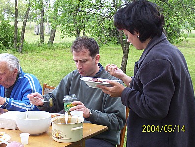 images/math-site/meetings/TanszCsalad/2004_05_14/original/100_4364.jpg