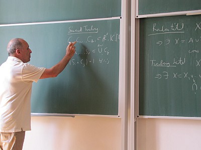 images/math-site/meetings/Seminar/20120503-BaranyImre/web/big/IMG_1107.jpg