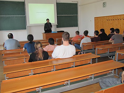 images/math-site/meetings/Seminar/20121108-GergelyLaszlo/web/big/IMG_1929.jpg