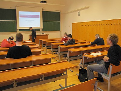 images/math-site/meetings/Seminar/20121122-MajorLaszlo/web/big/IMG_1935.jpg