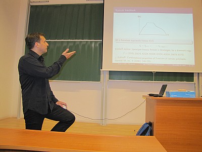 images/math-site/meetings/Seminar/20121122-MajorLaszlo/web/big/IMG_1937.jpg