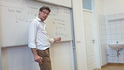 images/math-site/meetings/Seminar/20150413-GAmbrus/web/big/DSC_0028.jpg