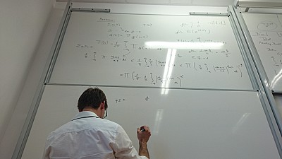 images/math-site/meetings/Seminar/20150413-GAmbrus/web/big/DSC_0031.jpg