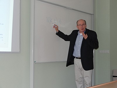 images/math-site/meetings/Seminar/20150521-KBezdek/web/big/DSC07840.jpg
