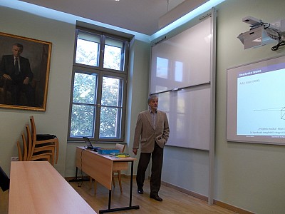 images/math-site/meetings/Seminar/20151022-GGevay/web/big/DSCN2410.jpg