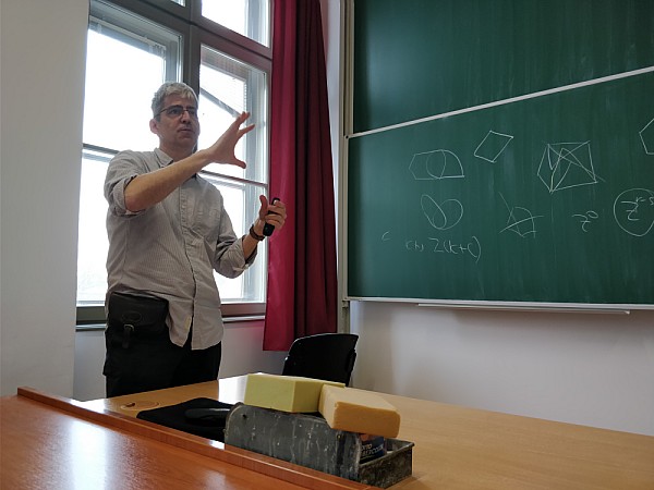images/math-site/meetings/Seminar/20180322-BoroczkyK/web/big/IMG_20180322_131411.jpg