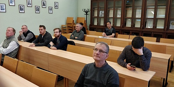 images/math-site/meetings/Seminar/20190228-MakaiE/web/big/IMG_20190228_123339.jpg
