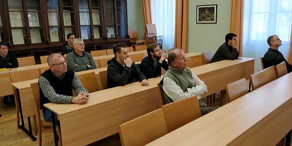 images/math-site/meetings/Seminar/20190228-MakaiE/web/big/IMG_20190228_123406.jpg