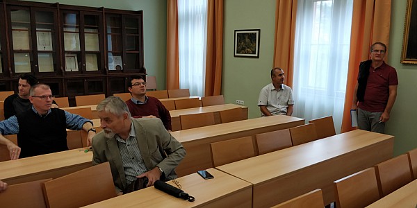 images/math-site/meetings/Seminar/20190926-TothG/web/big/IMG_20190926_123357.jpg