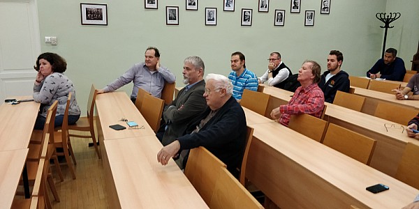 images/math-site/meetings/Seminar/20191128-SzaboPG/web/big/IMG_20191128_123454.jpg