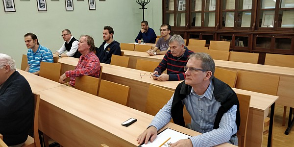 images/math-site/meetings/Seminar/20191128-SzaboPG/web/big/IMG_20191128_123457.jpg