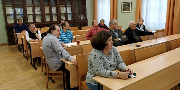 images/math-site/meetings/Seminar/20191128-SzaboPG/web/big/IMG_20191128_123523.jpg