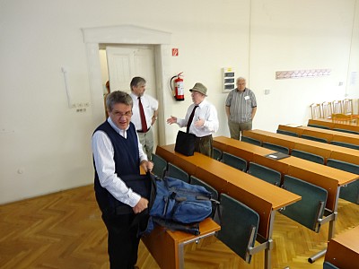 images/math-site/meetings/SzeGeNap/20140522/web/big/DSC01617.jpg