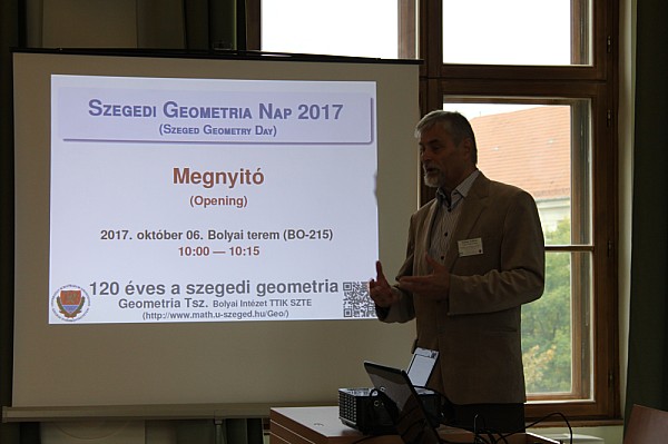images/math-site/meetings/SzeGeNap/20171006/09301015/web/big/IMG_0341.jpg