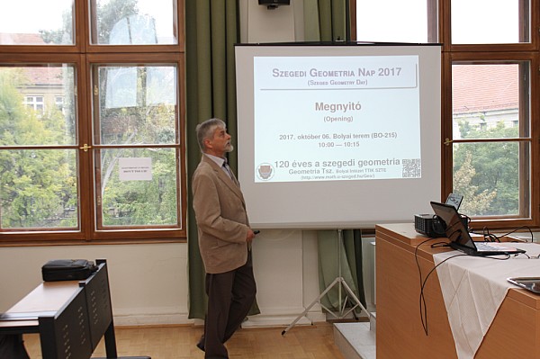 images/math-site/meetings/SzeGeNap/20171006/09301015/web/big/IMG_0367.jpg