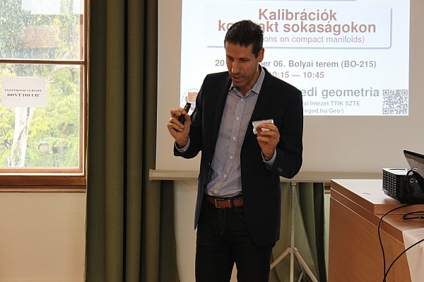 images/math-site/meetings/SzeGeNap/20171006/10151115/web/big/IMG_0379.jpg