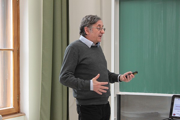 images/math-site/meetings/SzeGeNap/20171006/11451245/web/big/IMG_0473.jpg