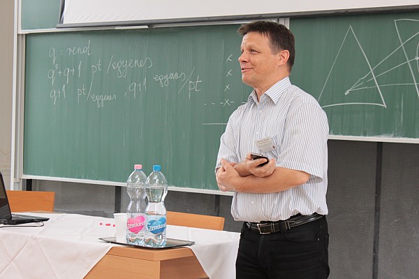images/math-site/meetings/SzeGeNap/20171006/12451345/web/big/IMG_0511.jpg