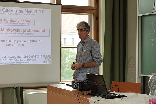 images/math-site/meetings/SzeGeNap/20171006/13451515/web/big/IMG_0512.jpg