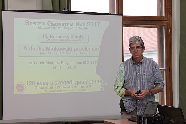 images/math-site/meetings/SzeGeNap/20171006/13451515/web/big/IMG_0513.jpg