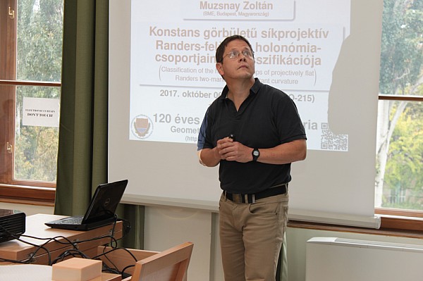 images/math-site/meetings/SzeGeNap/20171006/13451515/web/big/IMG_0561.jpg