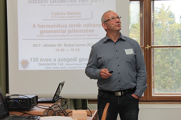 images/math-site/meetings/SzeGeNap/20171006/15451645/web/big/IMG_0569.jpg