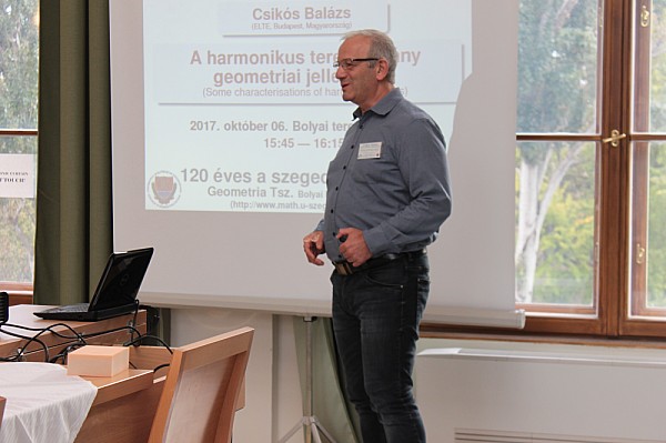 images/math-site/meetings/SzeGeNap/20171006/15451645/web/big/IMG_0570.jpg