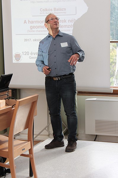 images/math-site/meetings/SzeGeNap/20171006/15451645/web/big/IMG_0572.jpg