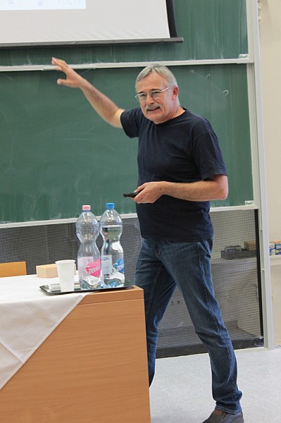 images/math-site/meetings/SzeGeNap/20171006/15451645/web/big/IMG_0592.jpg